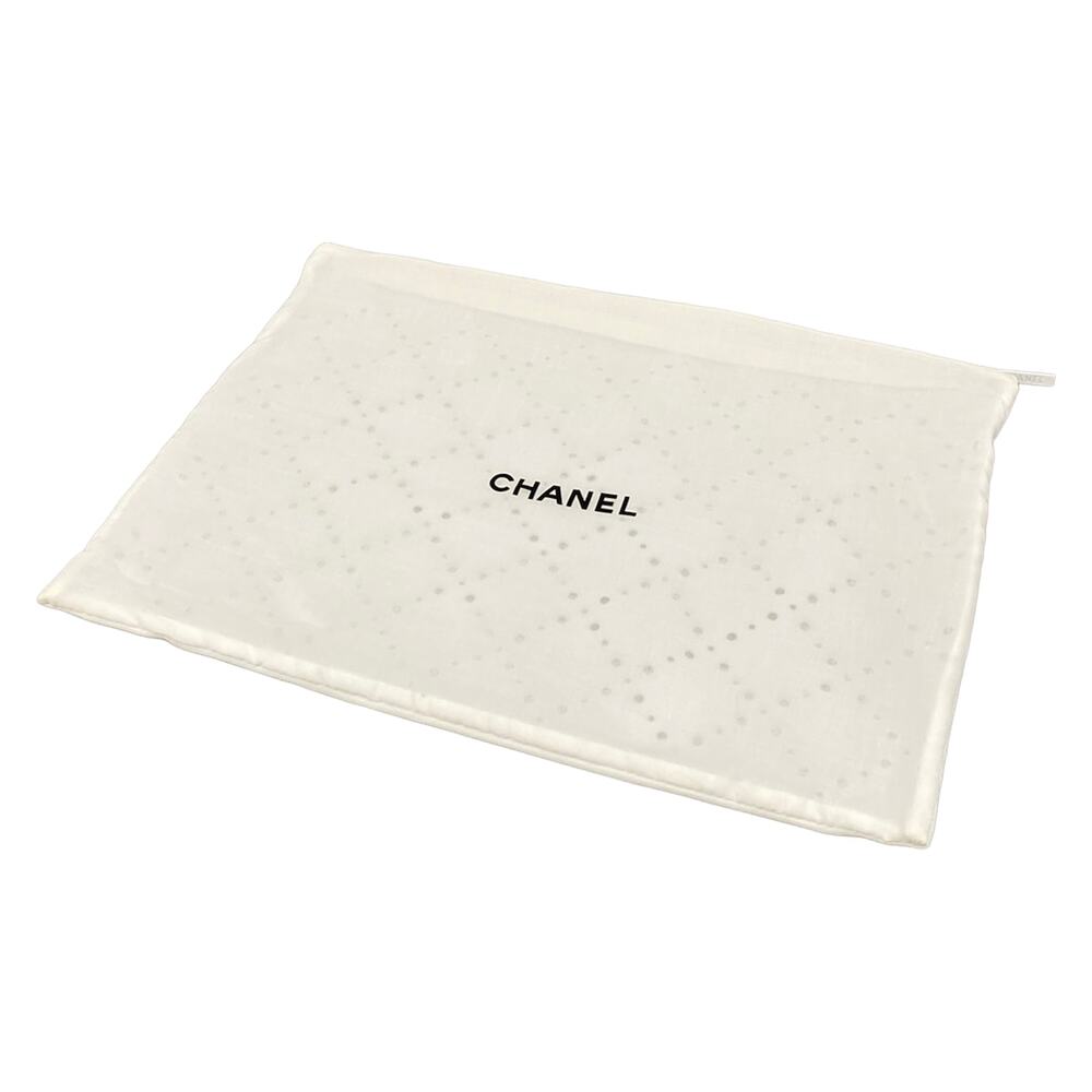Chanel Diamond Stitch Shoulder Bag - Picture 8 of 15